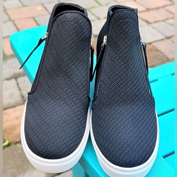 Women’s Steve Madden Camden US Size 9.5 M Black Knit Hidden Wedge Sneaker Boots - Picture 6 of 9